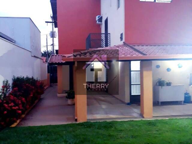 Sobrado para Venda em Araraquara - 2