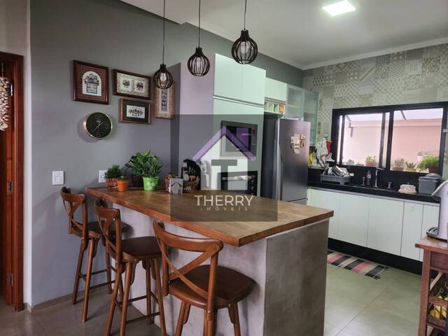 #CA1131 - Casa em condomínio para Venda em Araraquara - SP