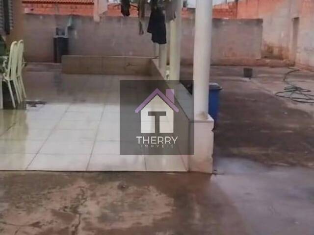 Casa para Venda em Araraquara - 3