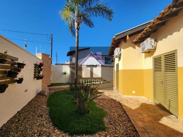 #CONJ0100 - Casa para Venda em Araraquara - SP