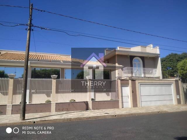 #CONJ0112 - Casa para Venda em Araraquara - SP